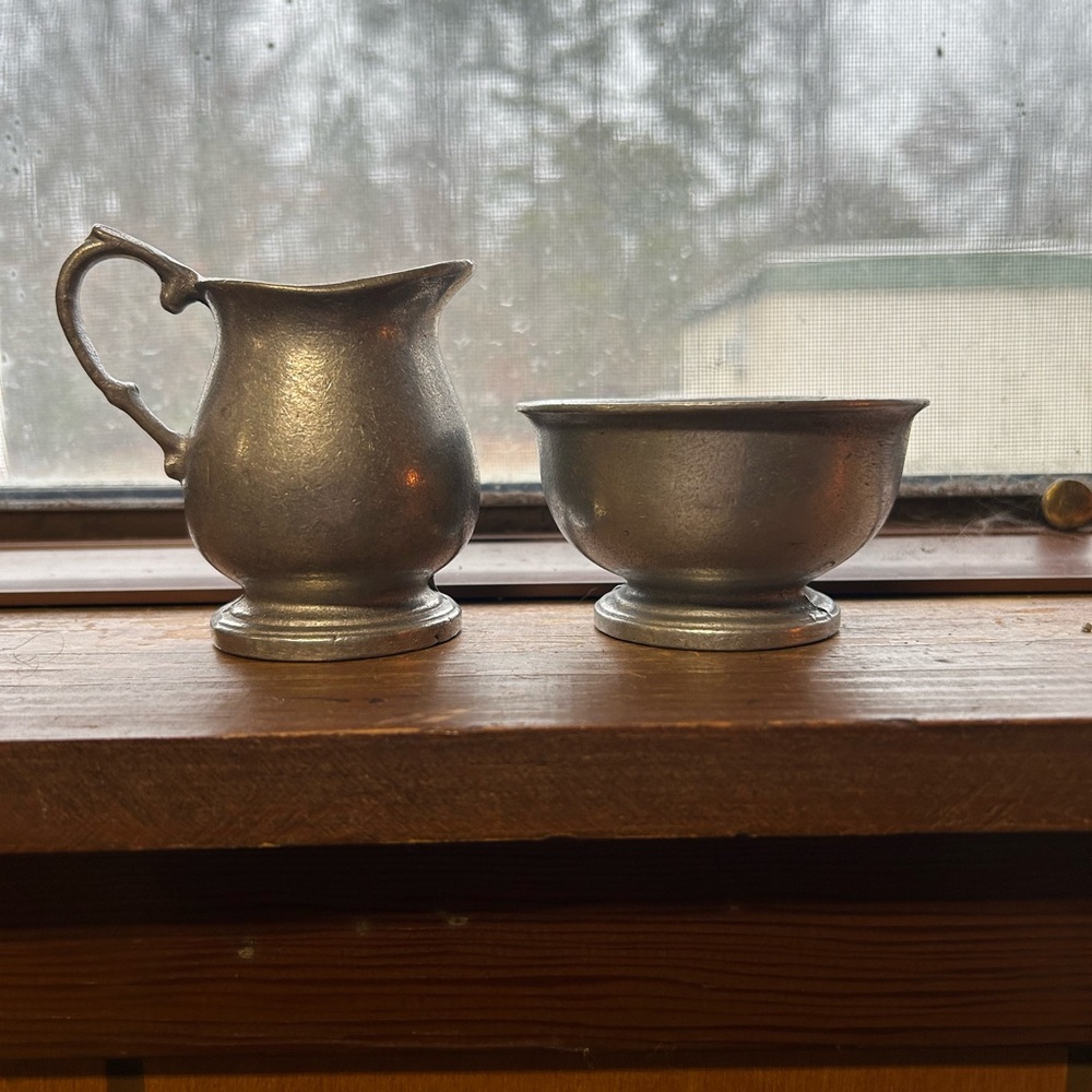 Vintage Pewter Creamer and Sugar Bowl Set - Picture 2 of 5